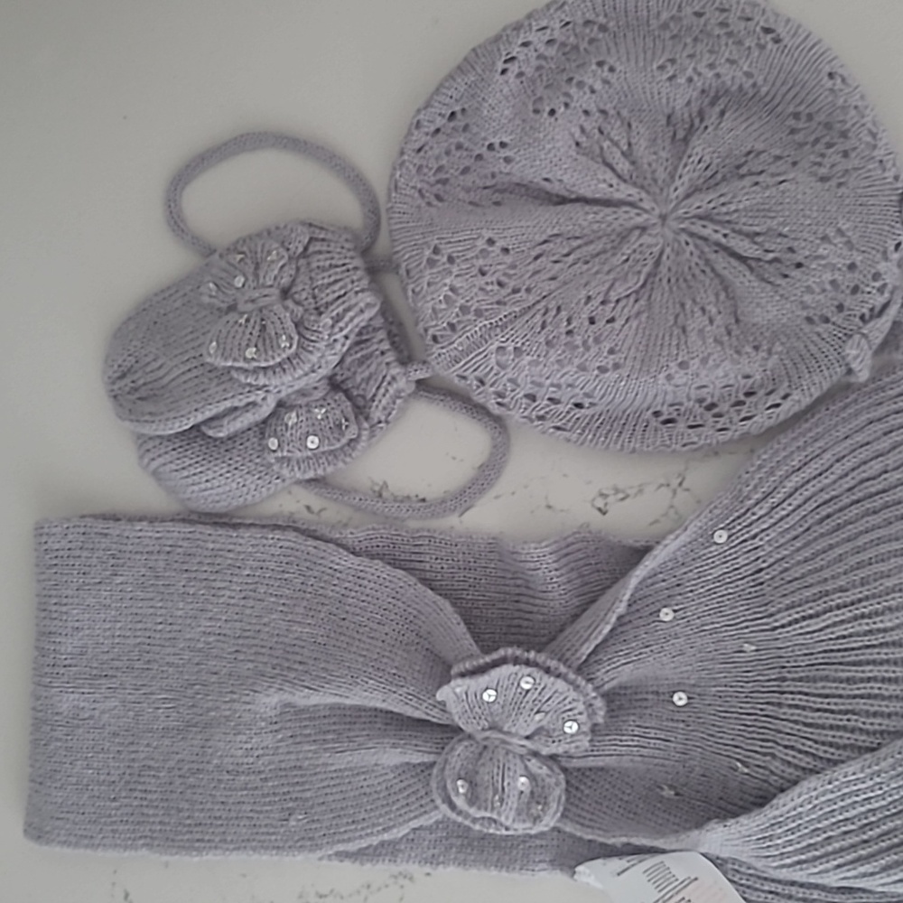 3pommes 3 piece hat scarf mitts set Baby girl New without tags